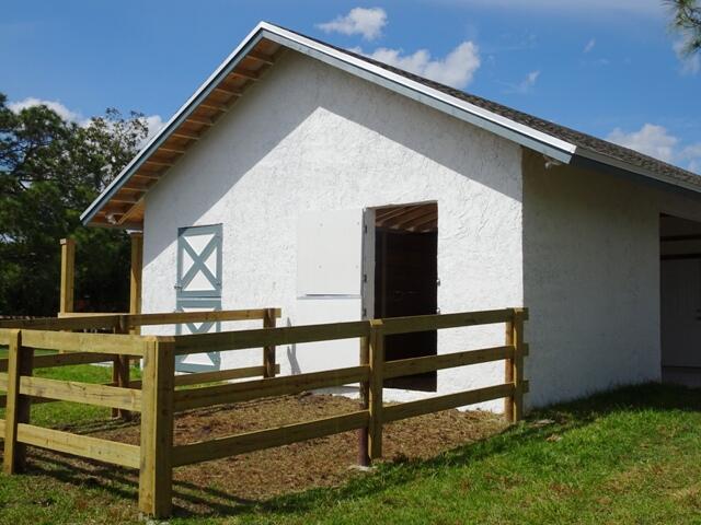 PALM BEACH LITTLE RANCHES - Residential Lease