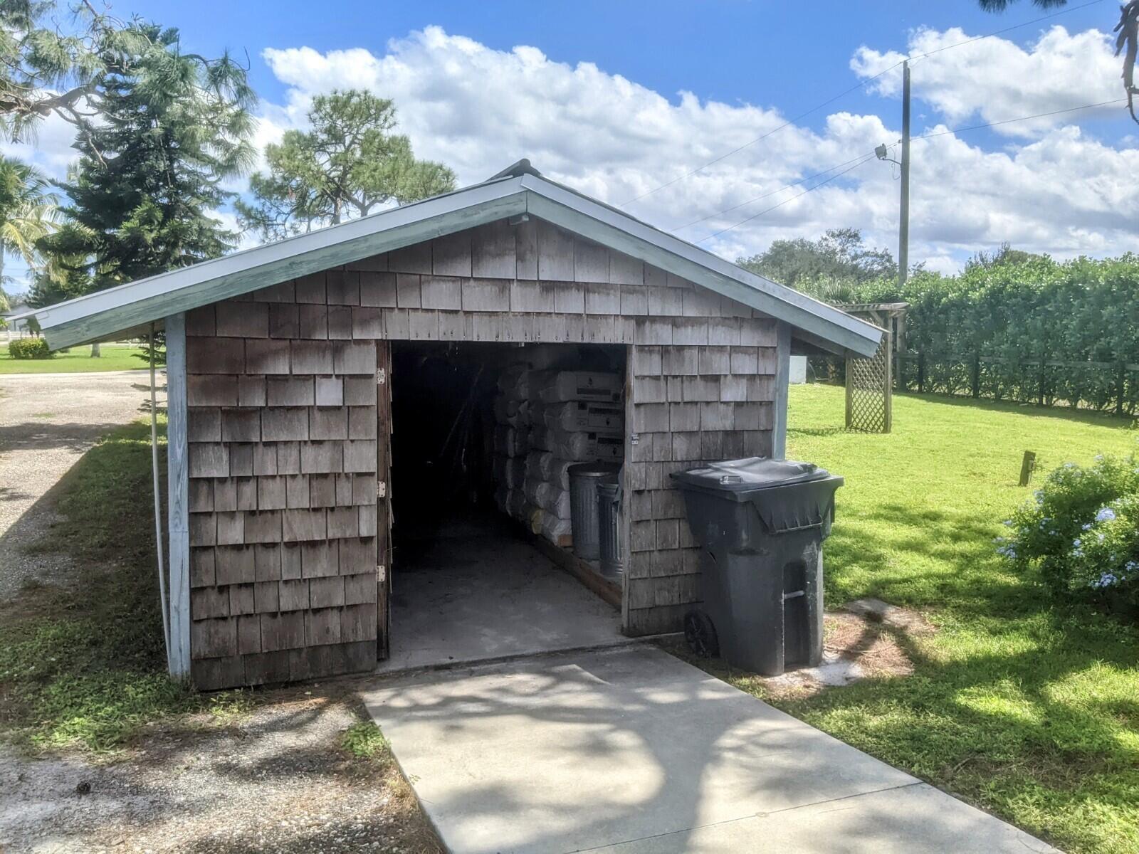 PALM BEACH LITTLE RANCHES - Residential Lease