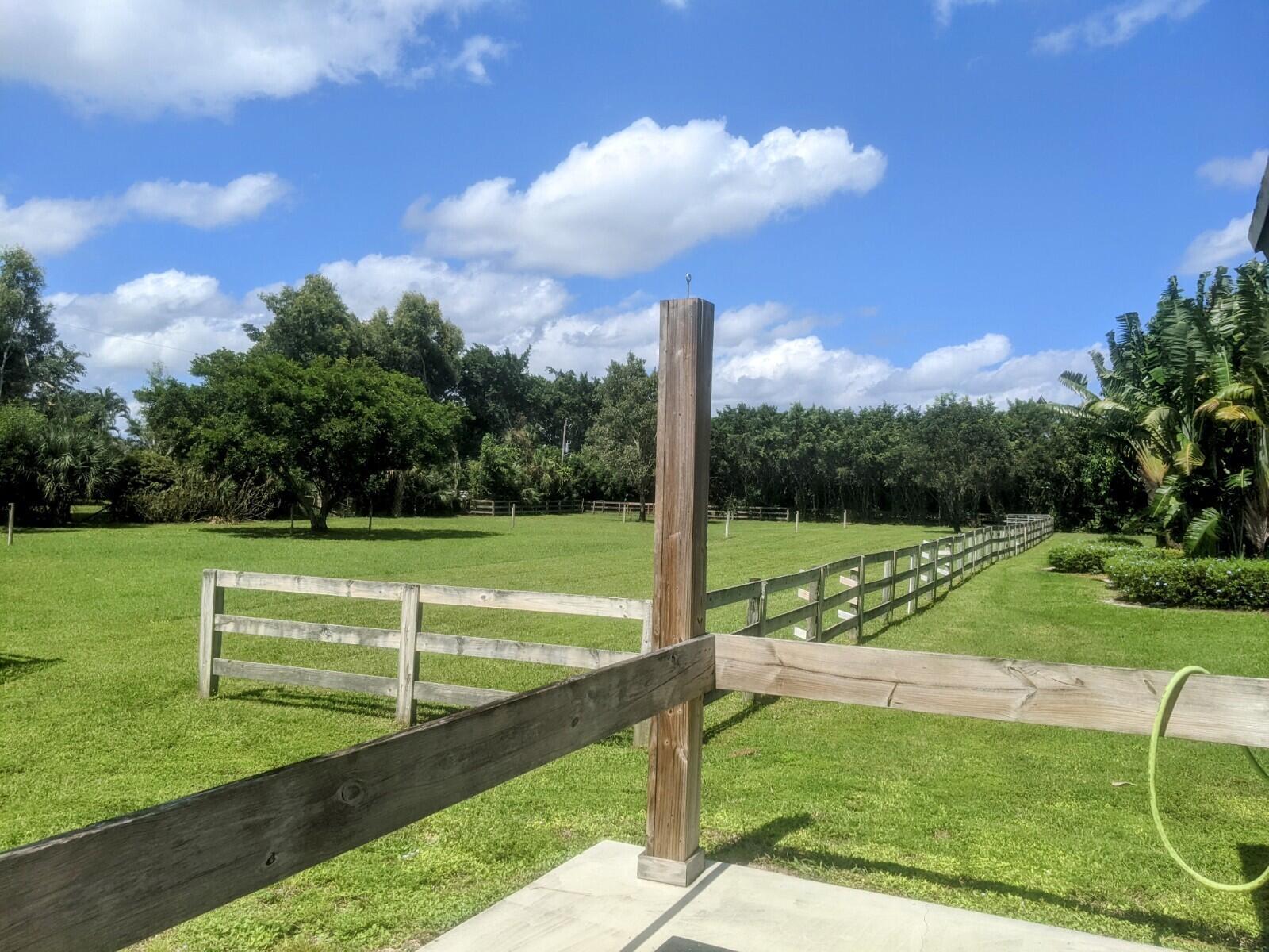 PALM BEACH LITTLE RANCHES - Residential Lease