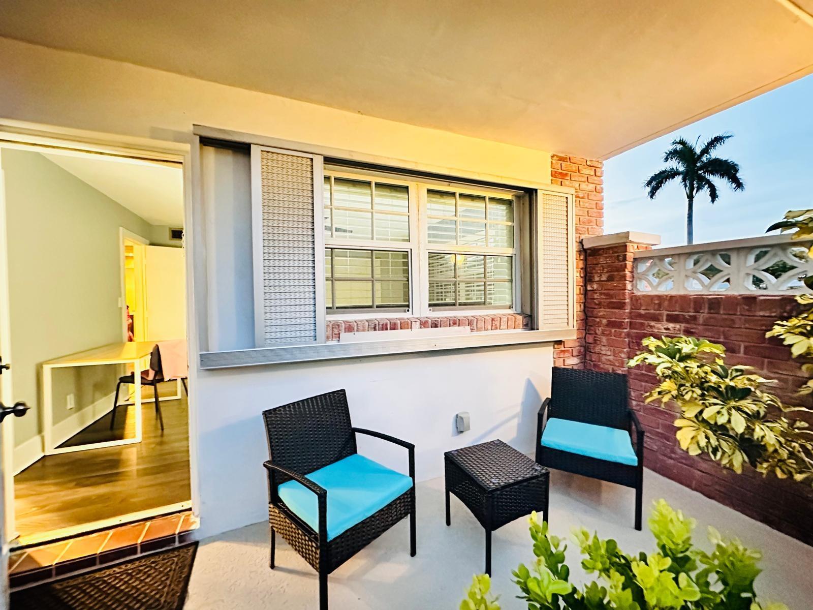 COLONIAL MANOR WEST APART - Residential Lease