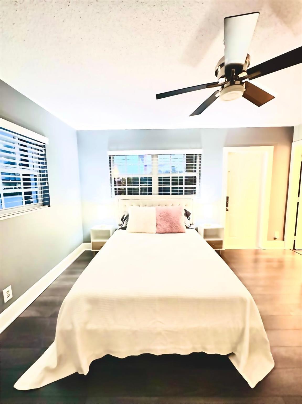 COLONIAL MANOR WEST APART - Residential Lease