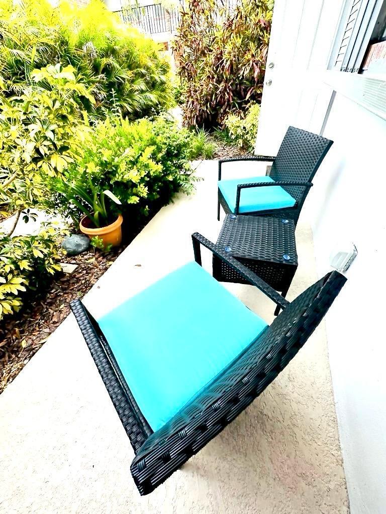 COLONIAL MANOR WEST APART - Residential Lease