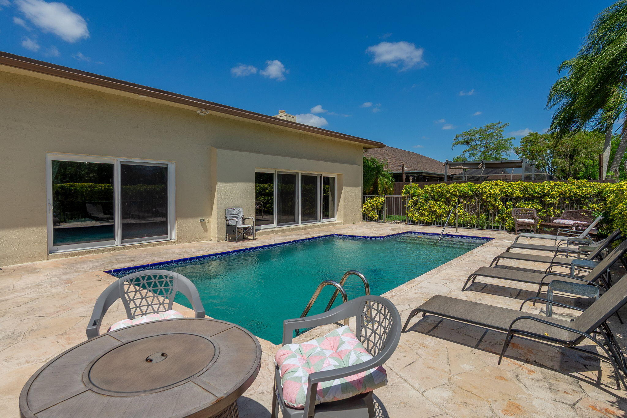 SUGAR POND MANOR OF WELLINGTON - Residential