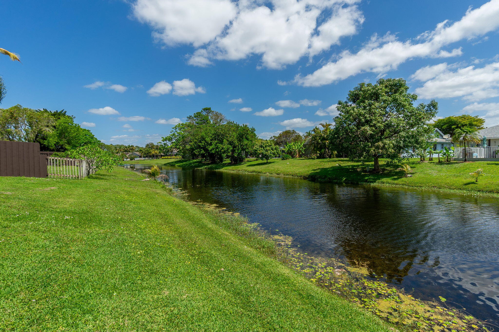 SUGAR POND MANOR OF WELLINGTON - Residential