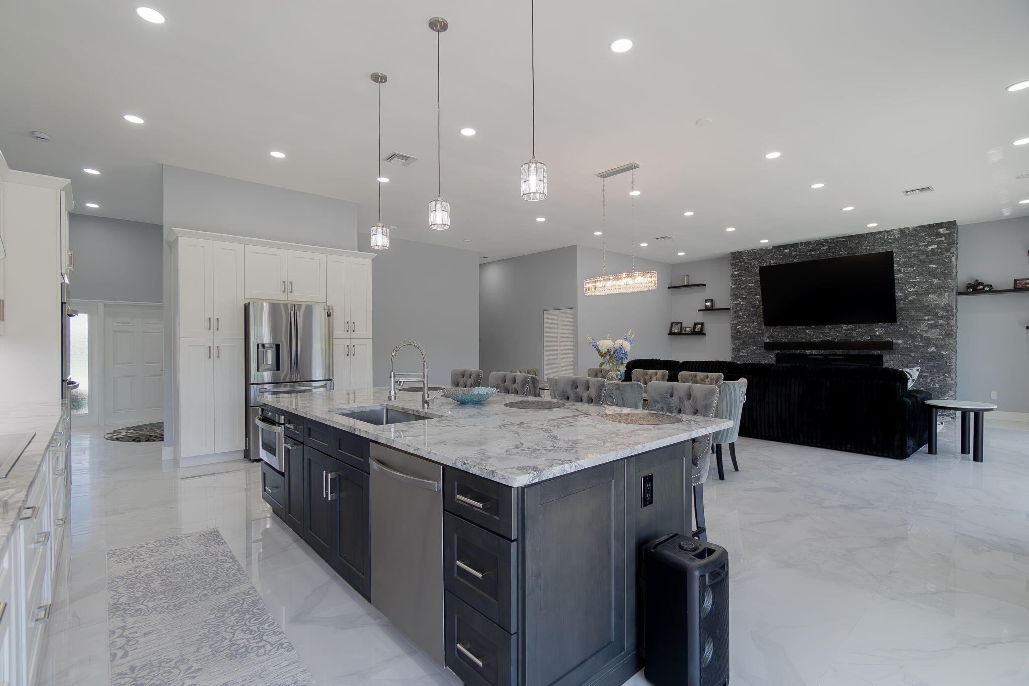 SUGAR POND MANOR OF WELLINGTON - Residential