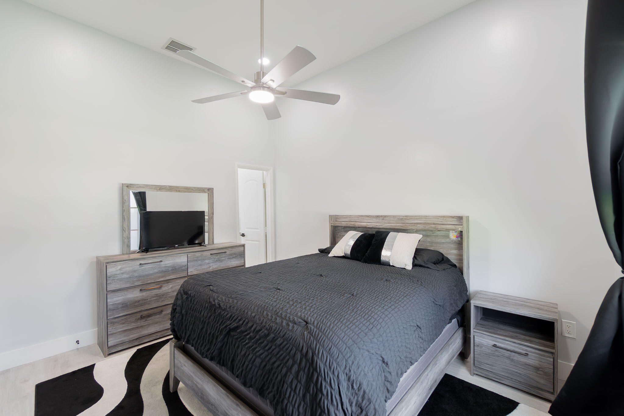 SUGAR POND MANOR OF WELLINGTON - Residential