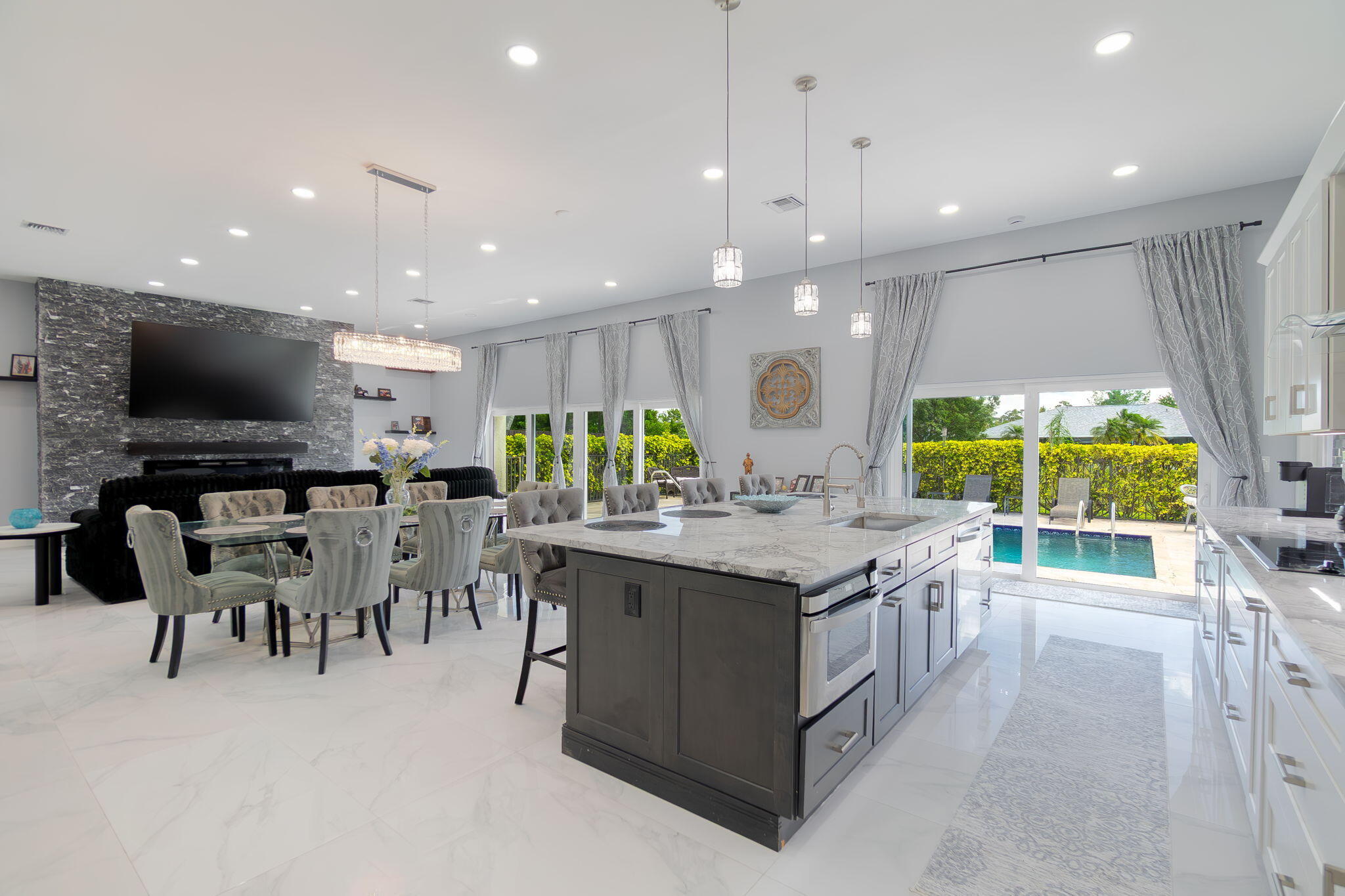 SUGAR POND MANOR OF WELLINGTON - Residential
