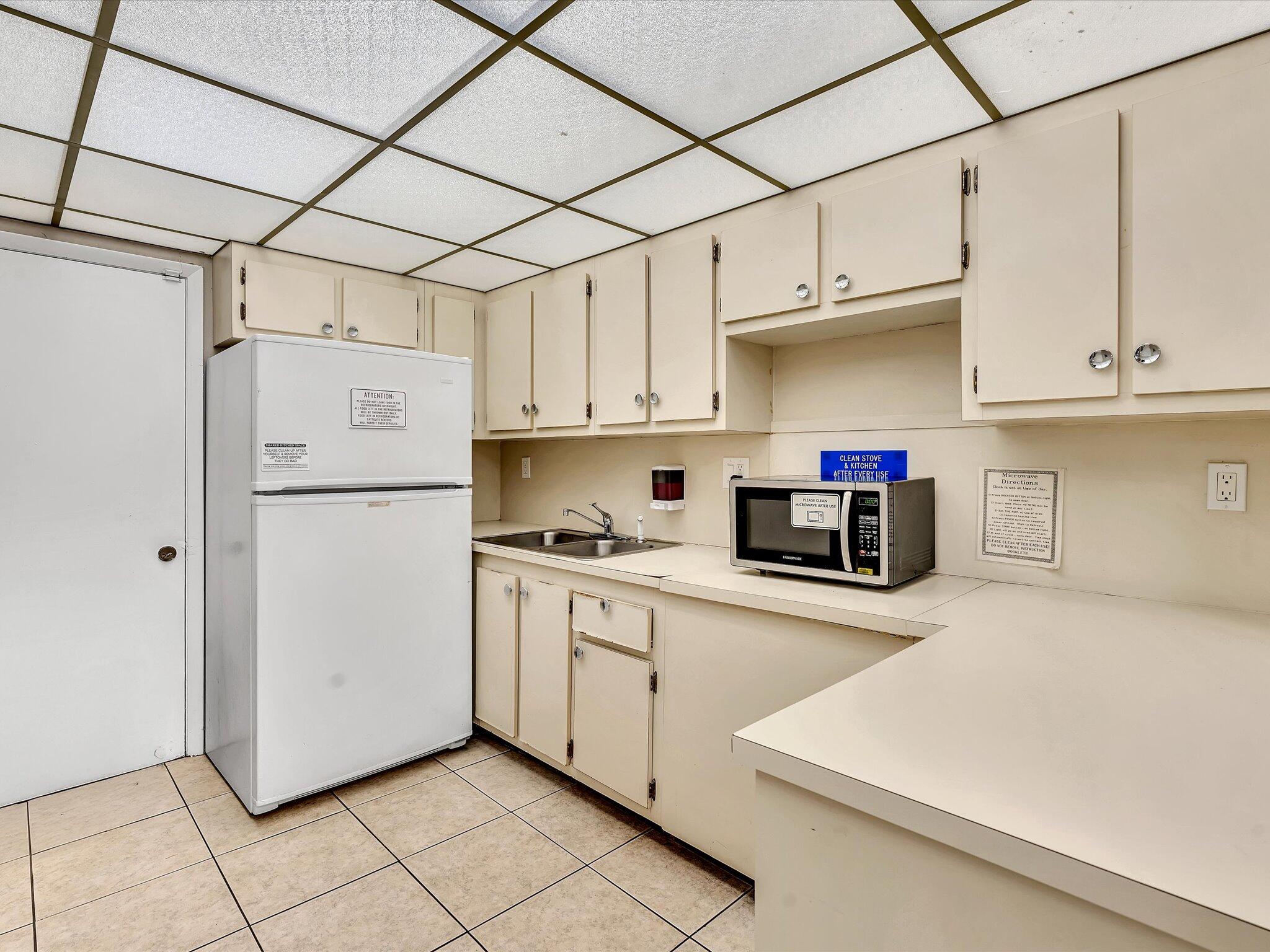 SUNRISE LAKES 188 CONDO - Residential