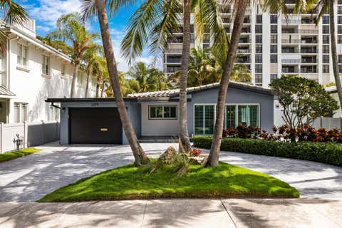 Tiny photo for 3319 NE 18TH Street, Fort Lauderdale, FL 33305 (MLS # B26054347)