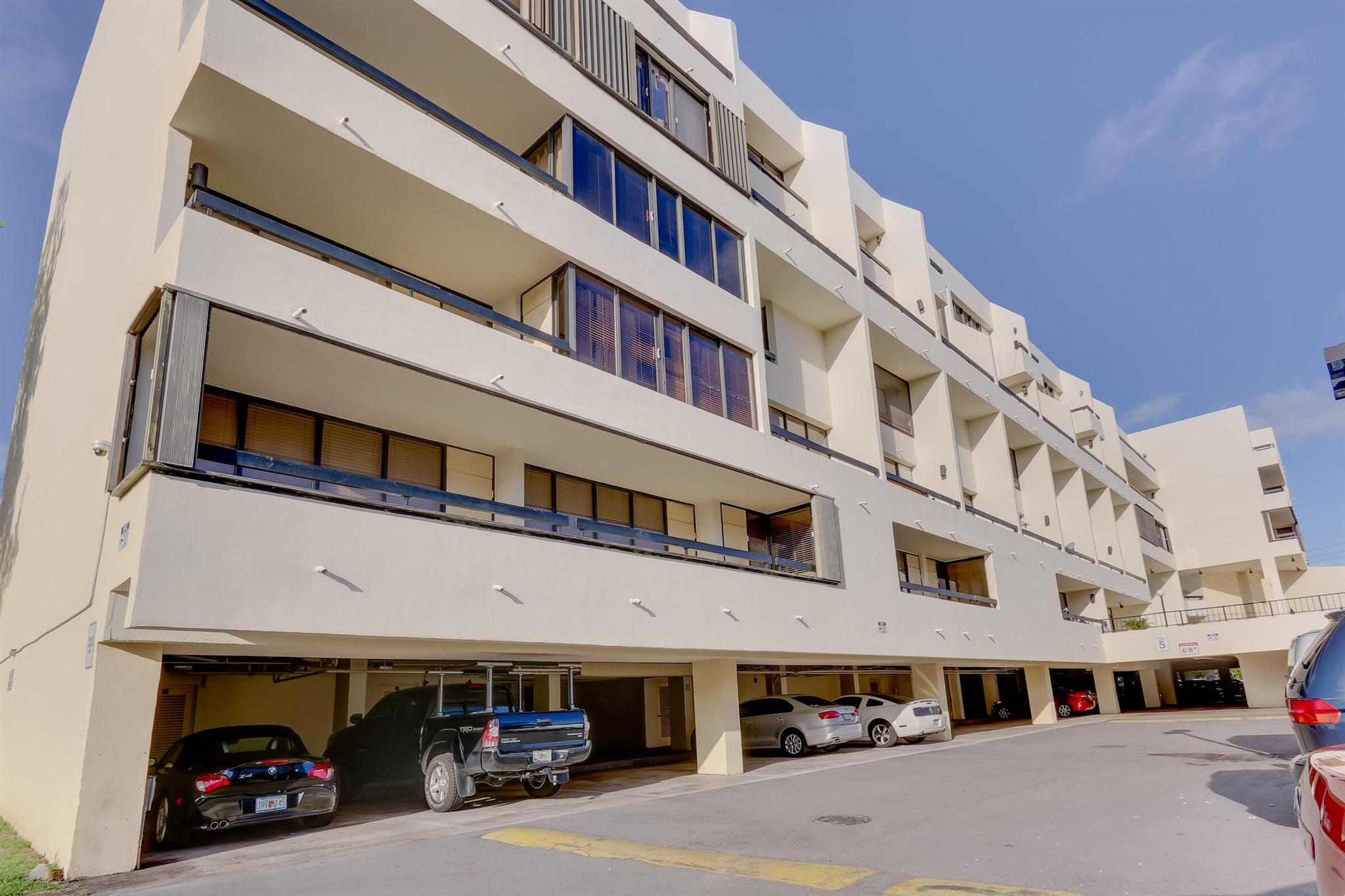 1401 S Federal Highway 411