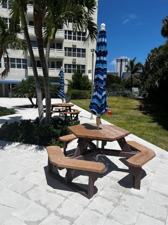 Coral Ridge Towers North - Residential