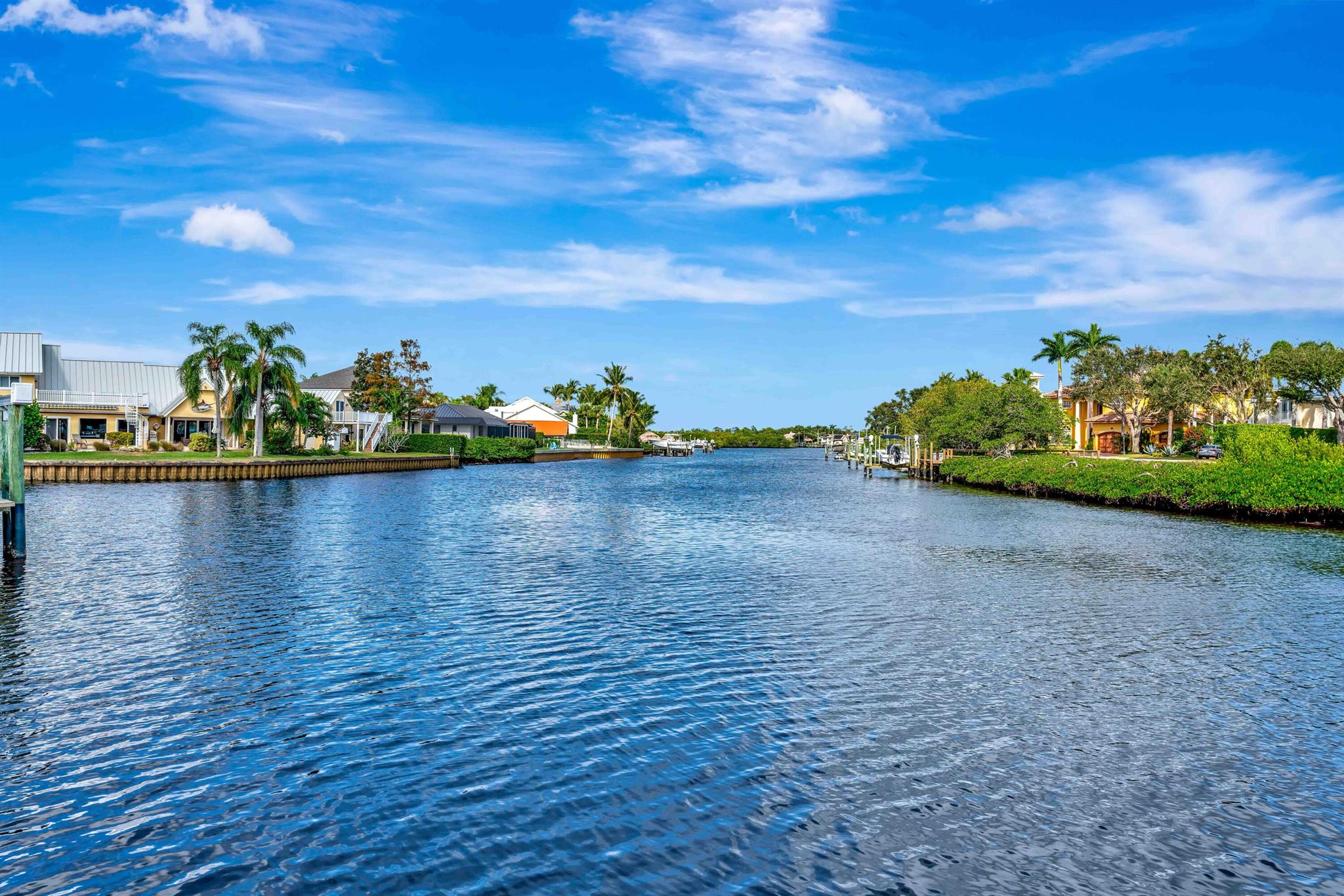 8733 SE Compass Island Way