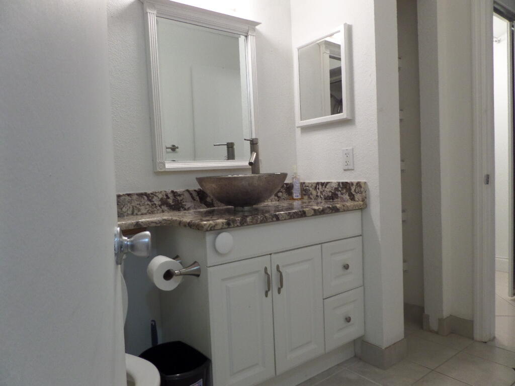 PONTE VERDE AT PALM BEACH LAKES CONDO - Residential Lease