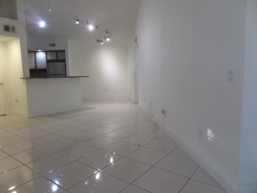 PONTE VERDE AT PALM BEACH LAKES CONDO - Residential Lease