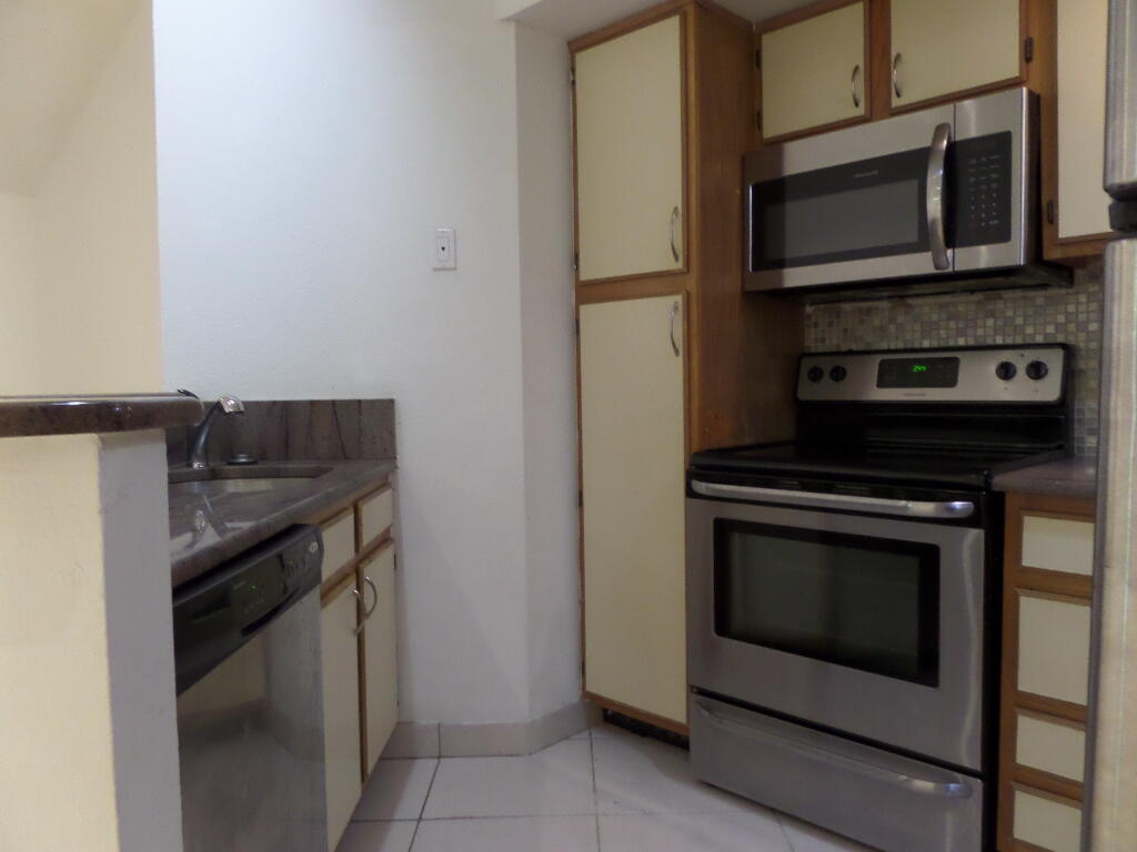 PONTE VERDE AT PALM BEACH LAKES CONDO - Residential Lease