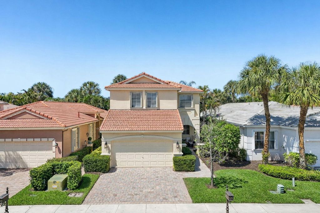 Photo of 243 Isle Verde Way, Palm Beach Gardens, FL 33418 (MLS # B26006656)