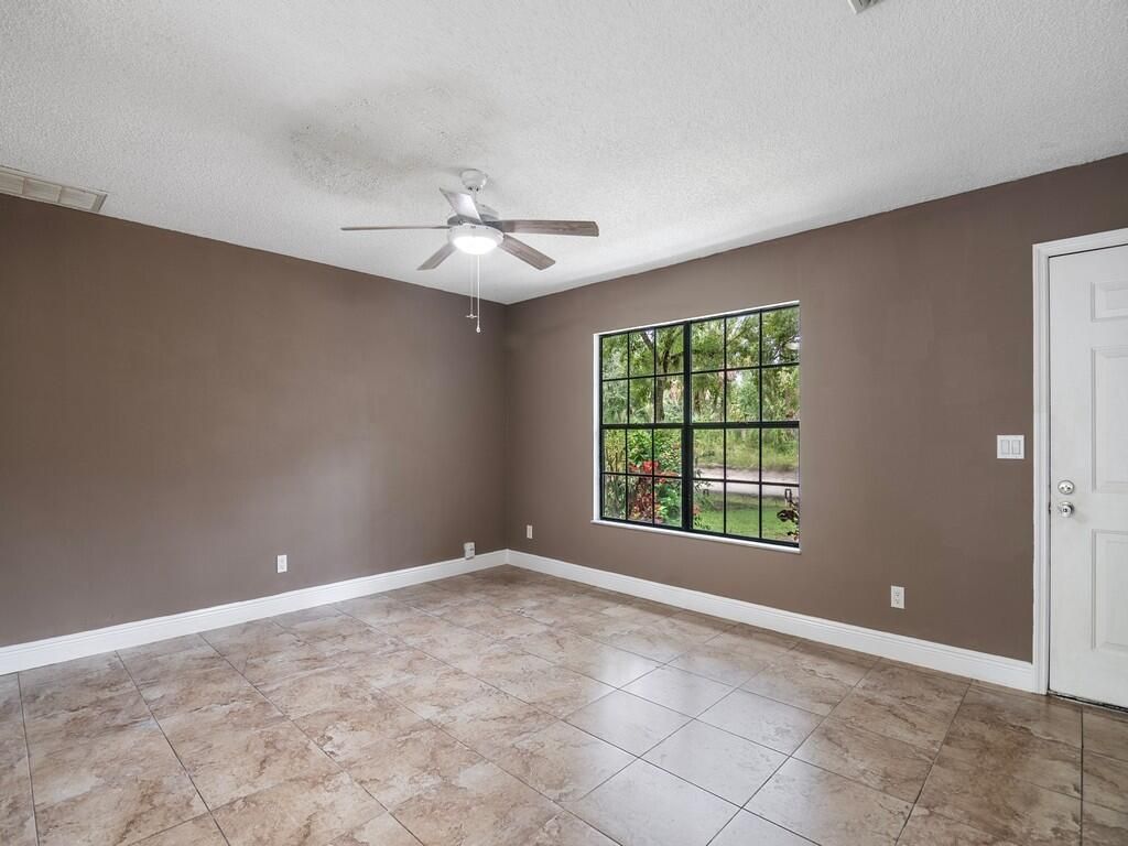 Photo of 6125 7th Lane, Vero Beach, FL 32968 (MLS # R11131373)