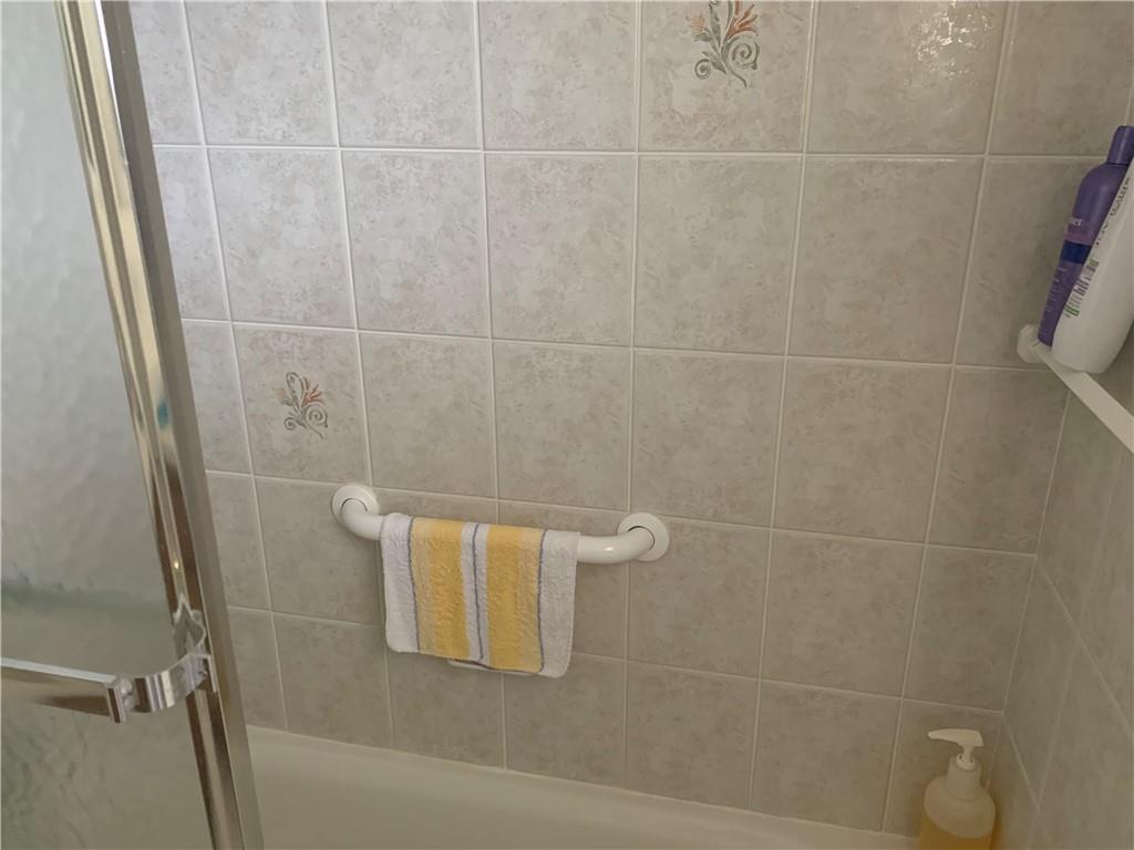 LAUDERDALE OAKS - Residential