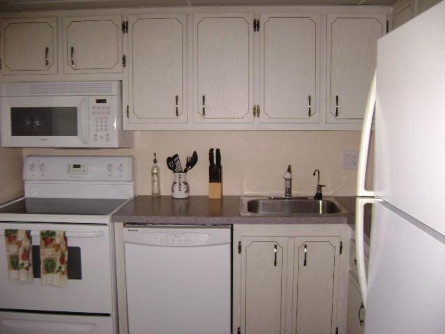 Nice condo in moving condition. Furnish, impact sliding doors, nice view. Good location, access to main road, close to shops, airport and beach. community offering: Heated pool, BBQ area, billiard and exercise room, shuffleboard, petanque, bingo, shows and much more. adult community 55+