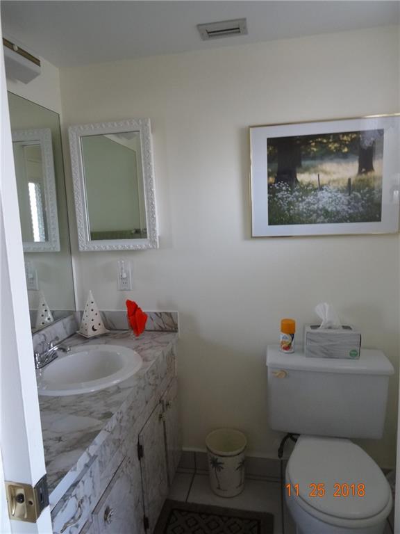 LAUDERDALE OAKS - Residential