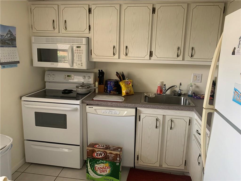 LAUDERDALE OAKS - Residential