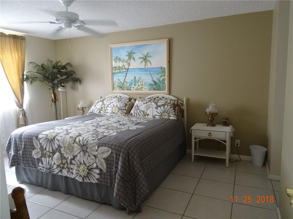 LAUDERDALE OAKS - Residential