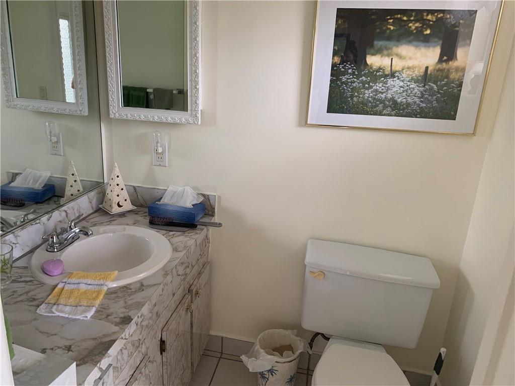 LAUDERDALE OAKS - Residential