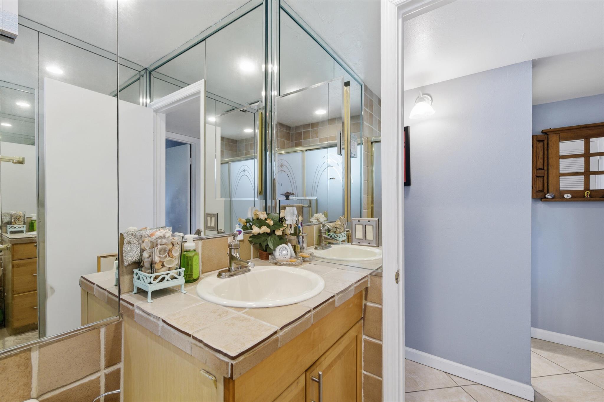 KINGS POINT NORMANDY COND - Residential