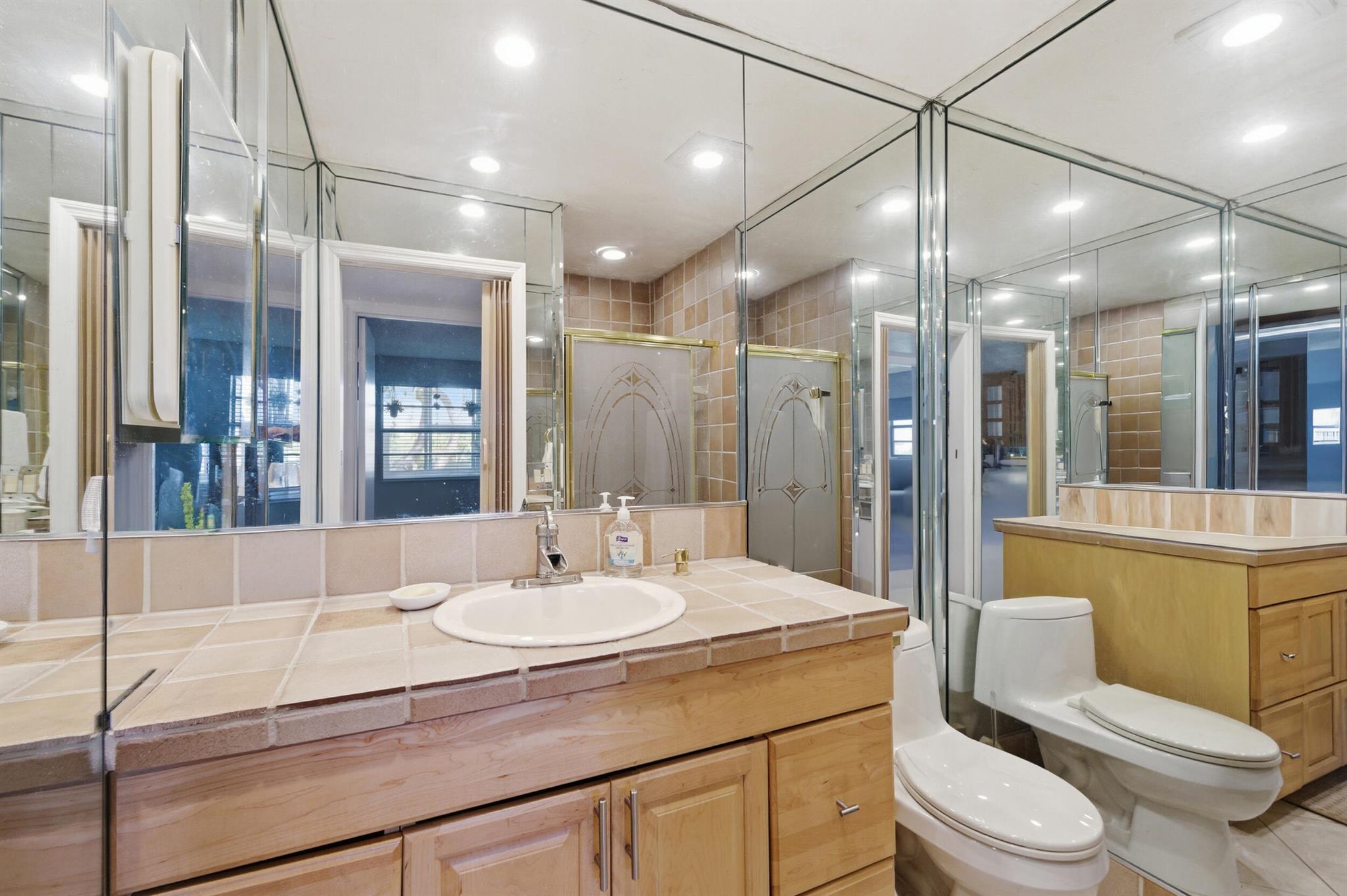 KINGS POINT NORMANDY COND - Residential