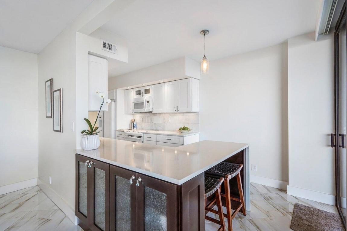 3300 S Ocean Boulevard S 104s