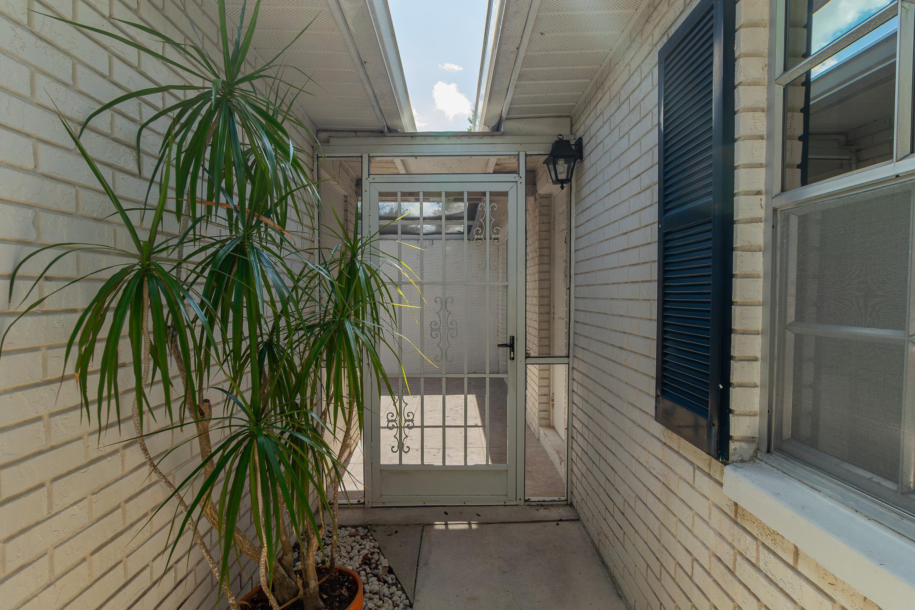 10156 44th Avenue S 336, Boynton Beach, FL, 33436/$195,000 2 10156 44th Avenue S 336