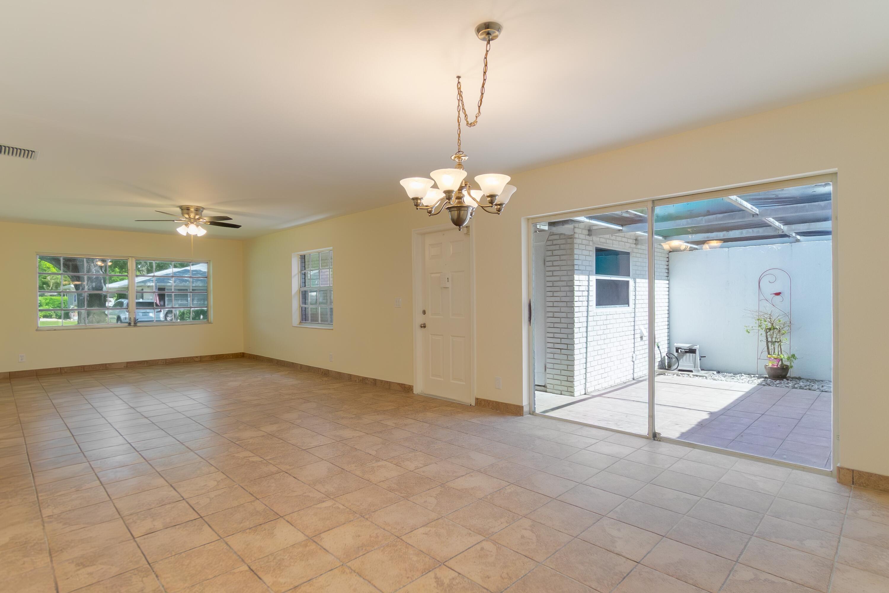 10156 44th Avenue S 336, Boynton Beach, FL, 33436/$195,000 3 10156 44th Avenue S 336