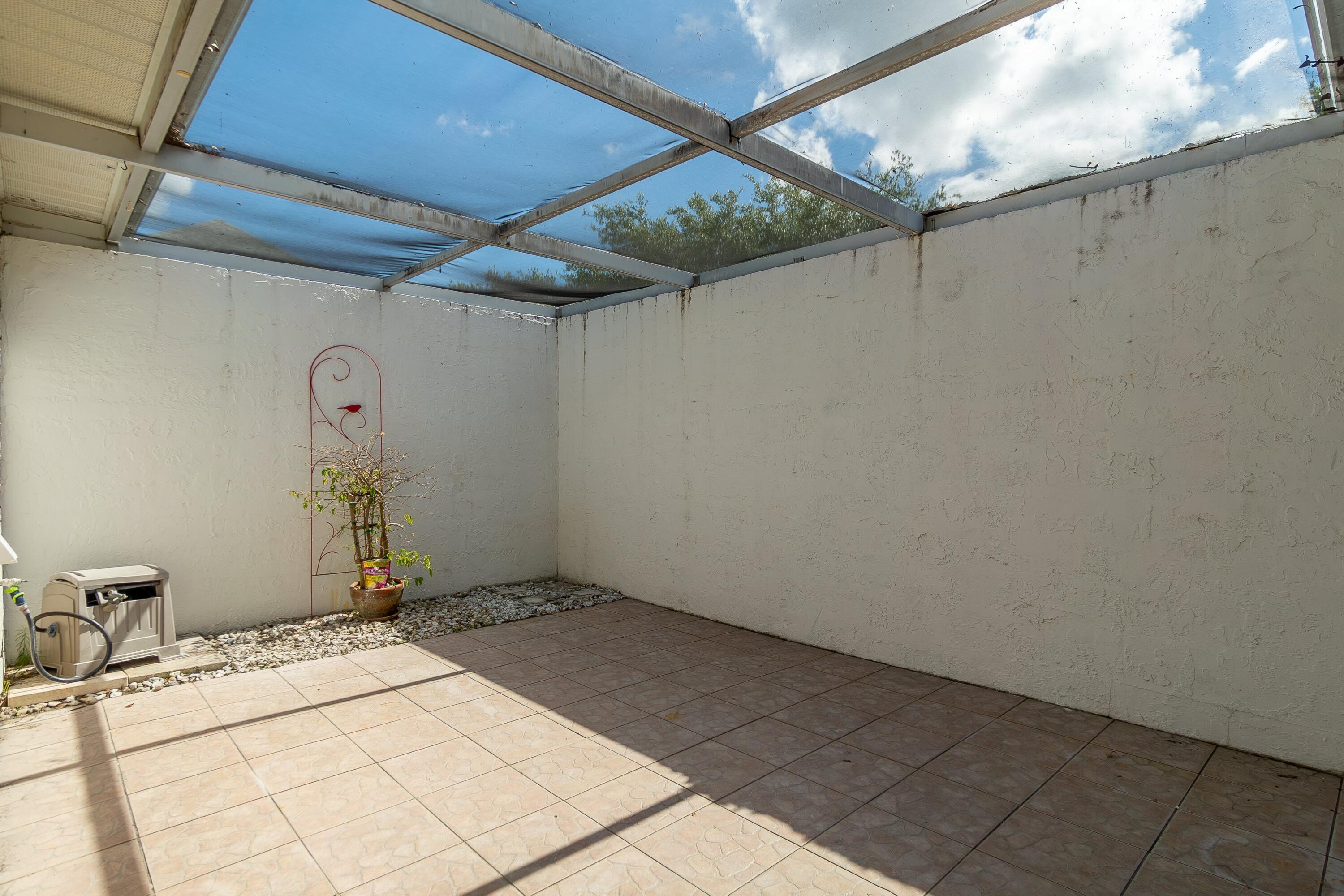 10156 44th Avenue S 336, Boynton Beach, FL, 33436/$195,000 4 10156 44th Avenue S 336