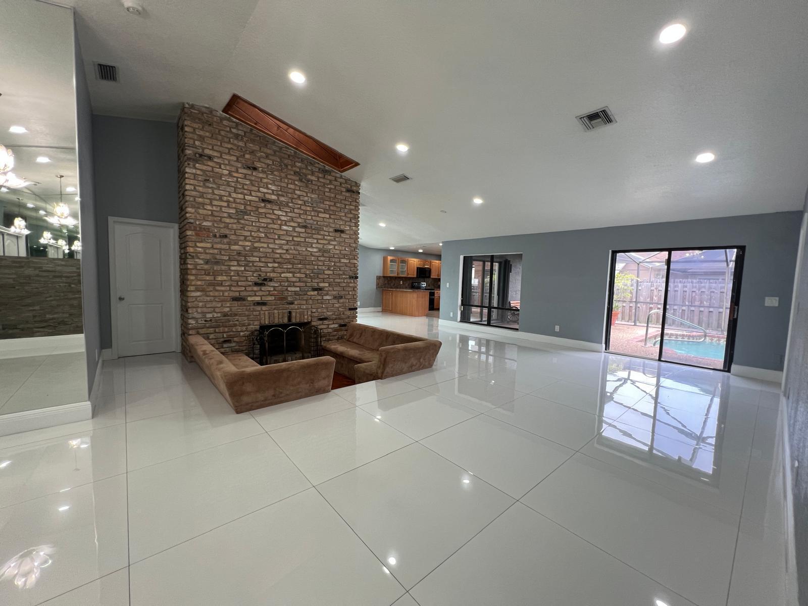 BOULEVARD WOODS NORTH - Residential Lease