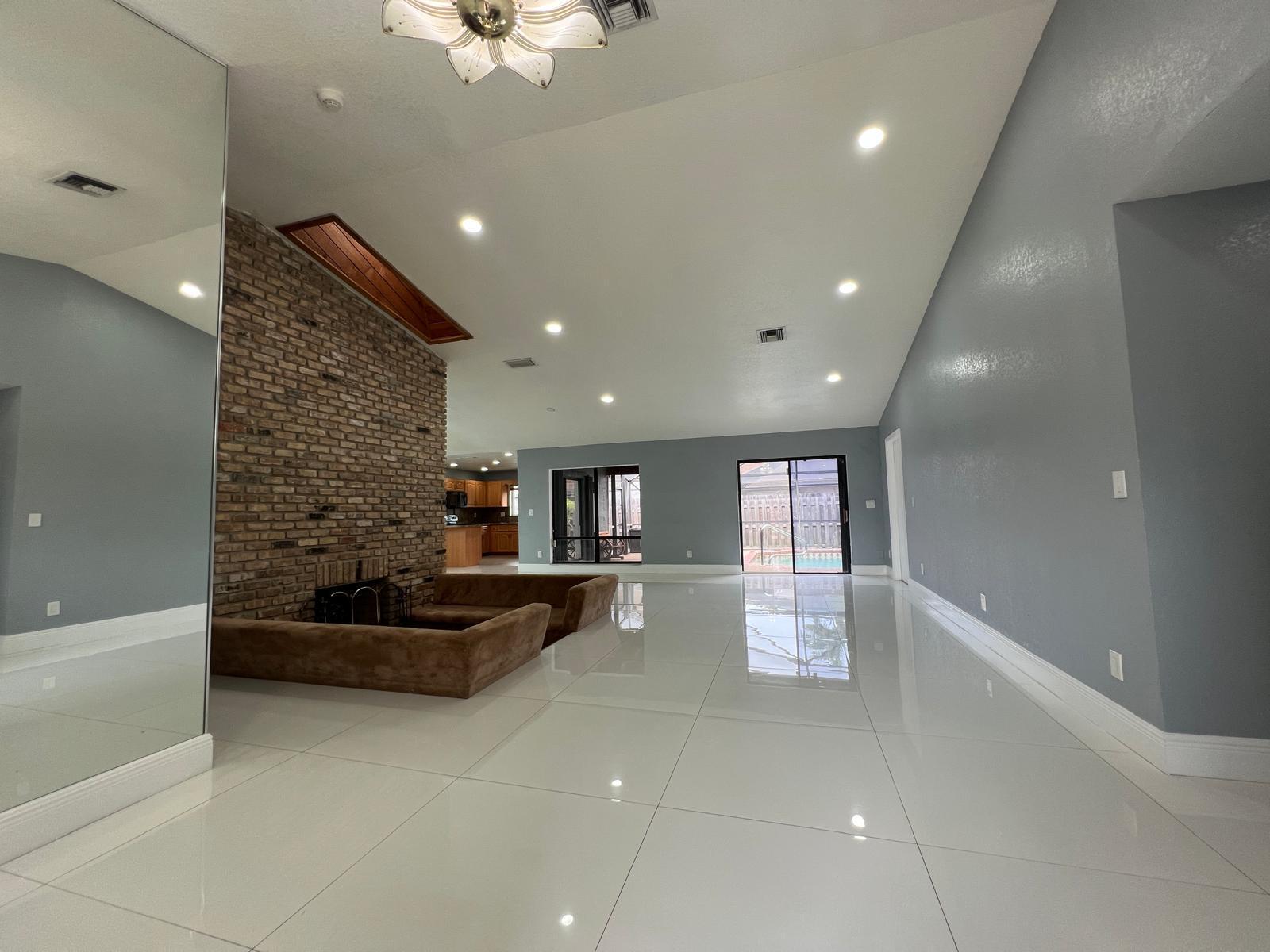 BOULEVARD WOODS NORTH - Residential Lease