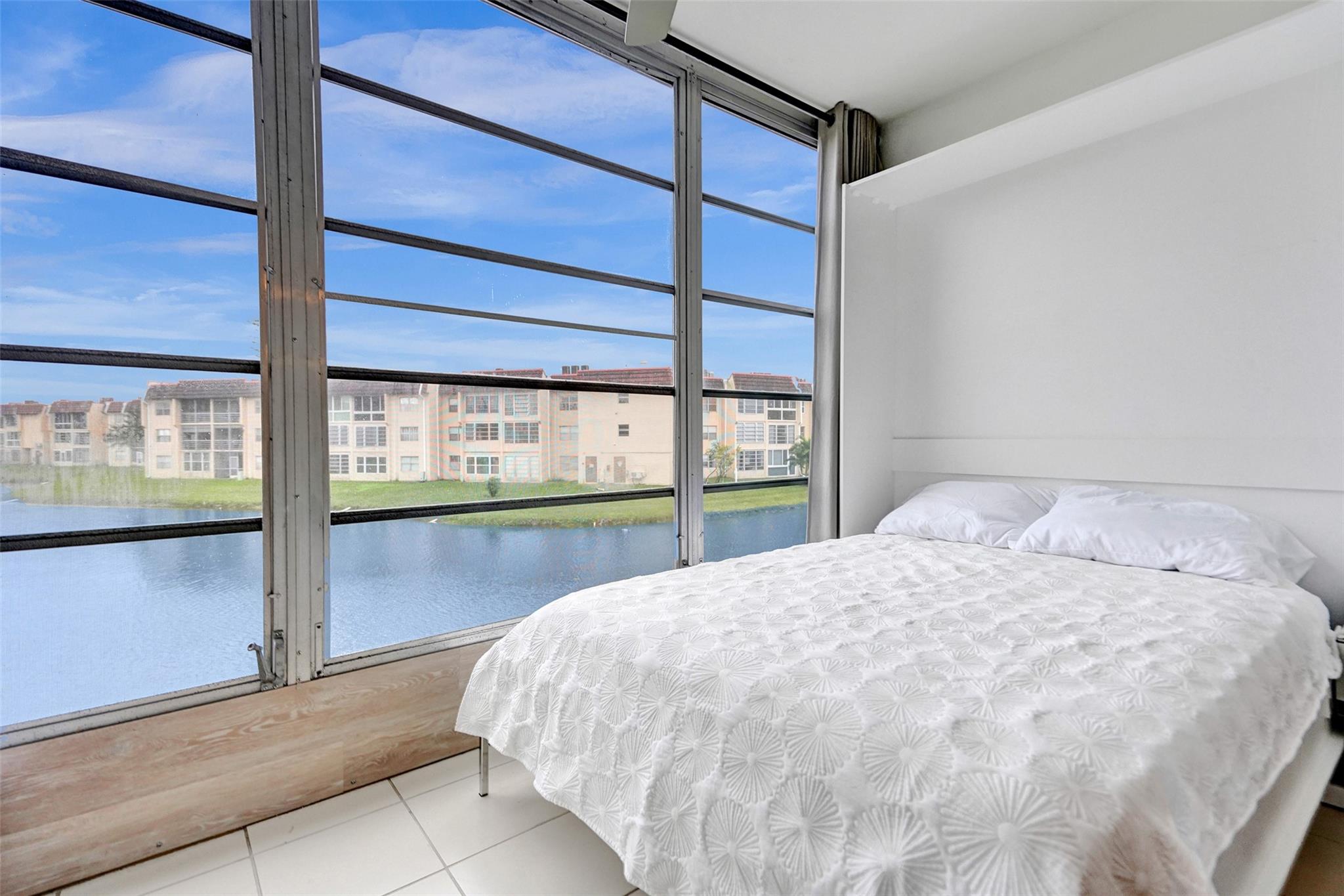 Sunrise Lakes - Residential