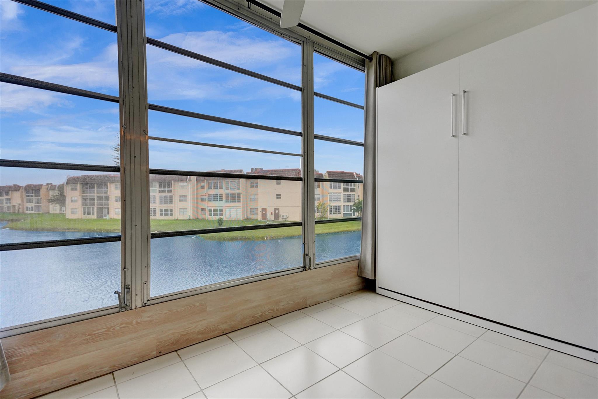 Sunrise Lakes - Residential