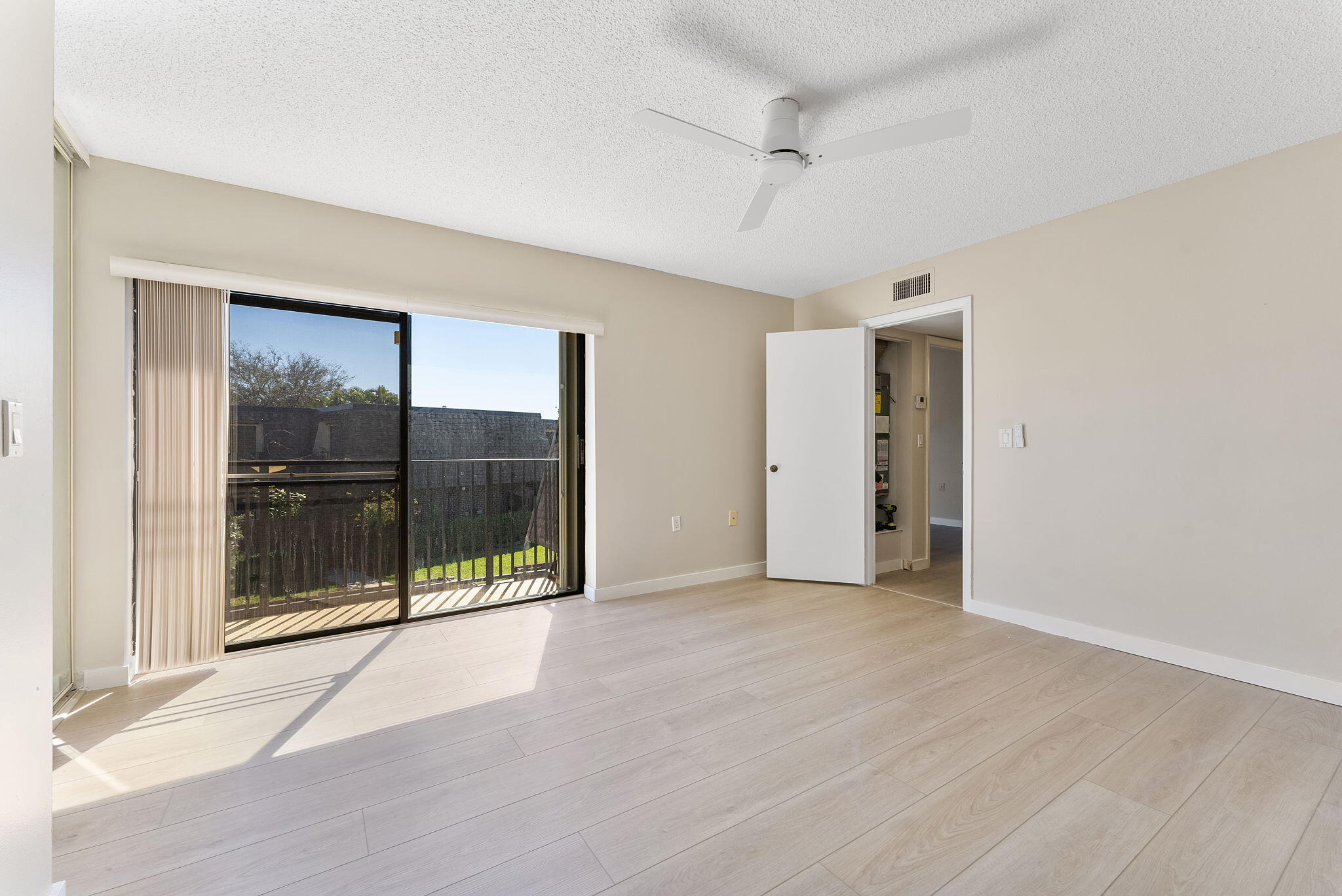 DELRAY OAKS WEST CONDO - Residential Lease