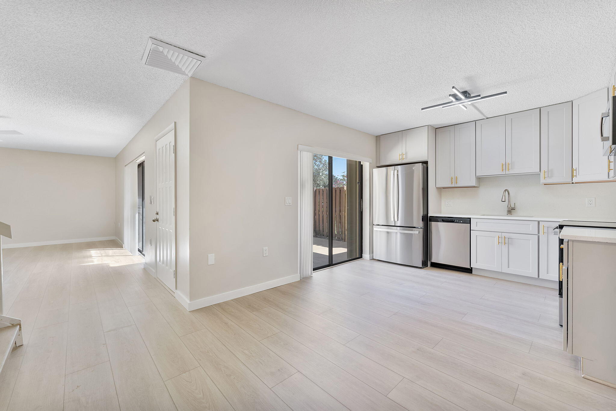 DELRAY OAKS WEST CONDO - Residential Lease