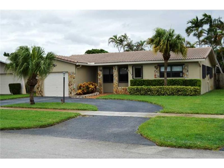 SPACIOUS SINGLE FAMILY STARTER HOME IN DESIRABLE HOLLYWOOD HILLS NEIGHBORHOOD. FEATURES ADDTL. ROOM FOR DEN/OFFICE,POOL, 2 CAR GARAGE, FENCED YARD, NEWER A/C & ACCORDION SHUTTERS. FRIENDLY NEIGHBORS AND EXCELLENT SCHOOLS.   BEING SOLD "AS-IS" WITH RIGHTS    TO INSPECTIONS.