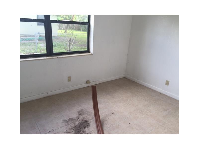 LAUDERDALE MANORS - Residential