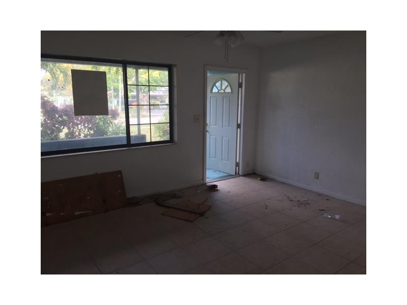 LAUDERDALE MANORS - Residential