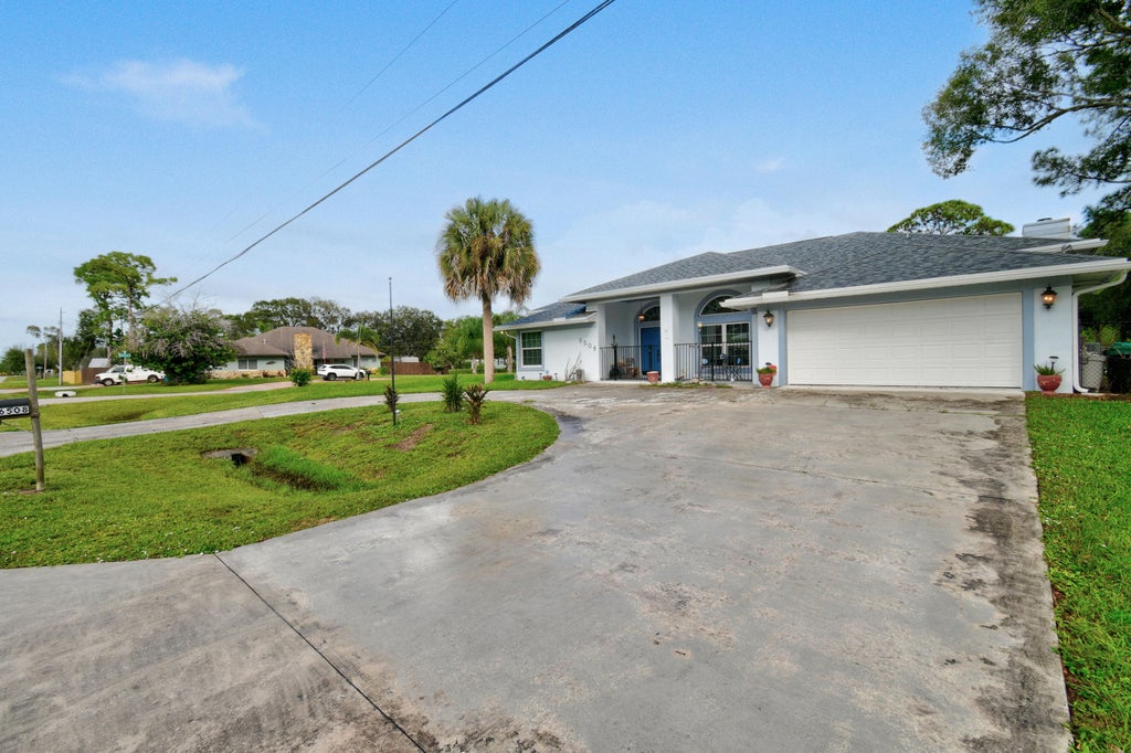 Photo of 6508 Kings Highway, Fort Pierce, FL 34951 (MLS # B26092203)