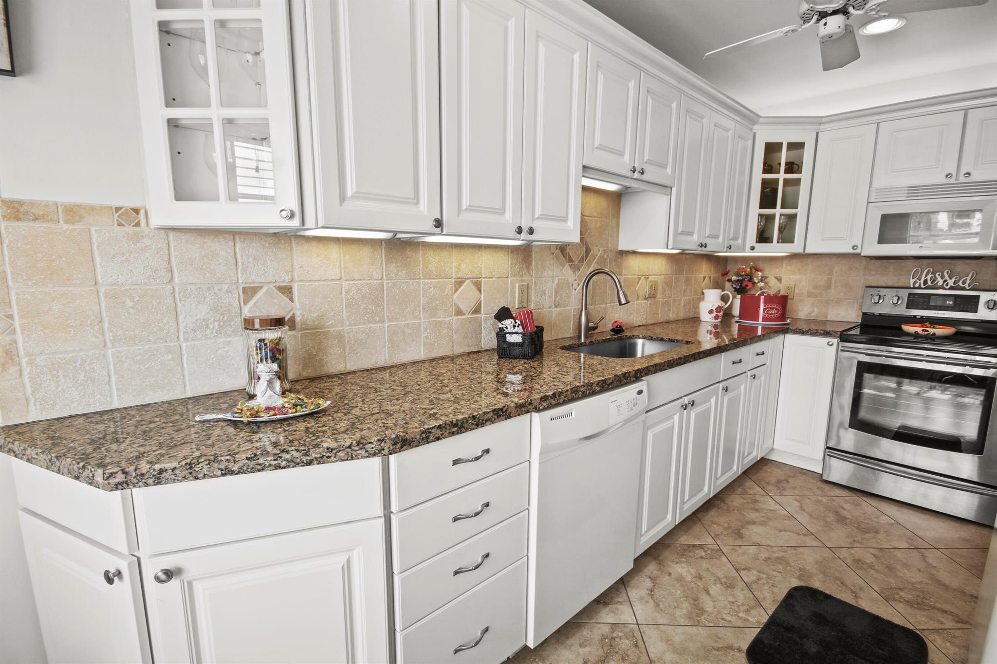 1041 Orange Terrace 102
