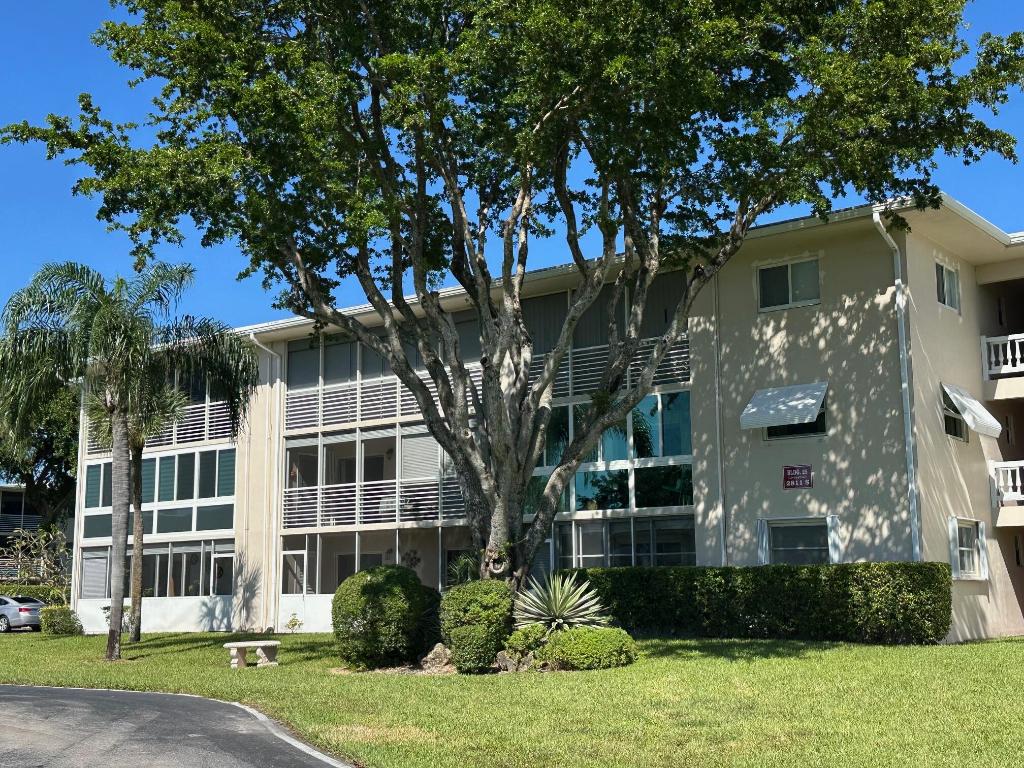 LAKE CLARKE GARDENS CONDO 25 - Residential