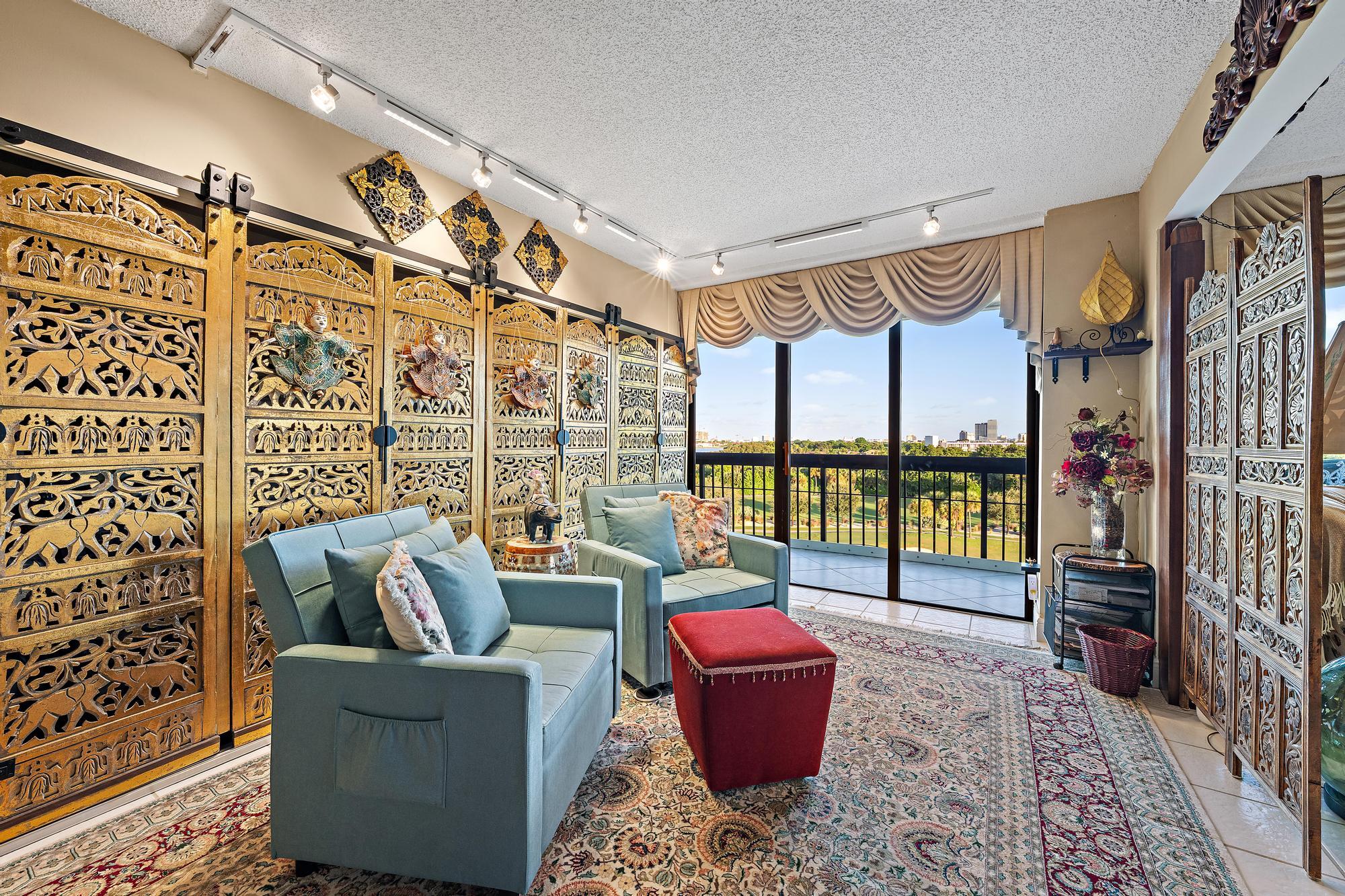 1900 CONSULATE Place 503