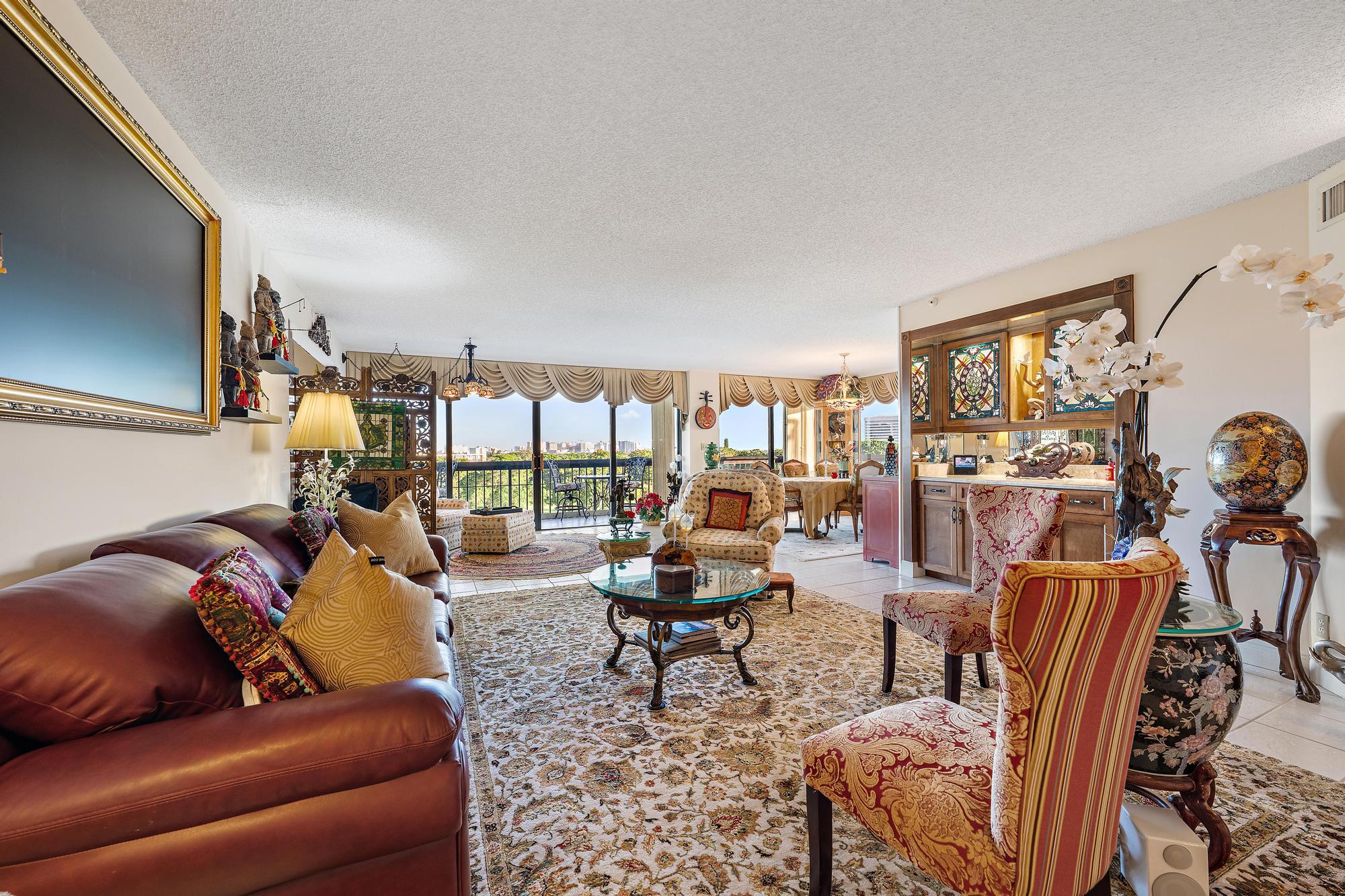 1900 CONSULATE Place 503