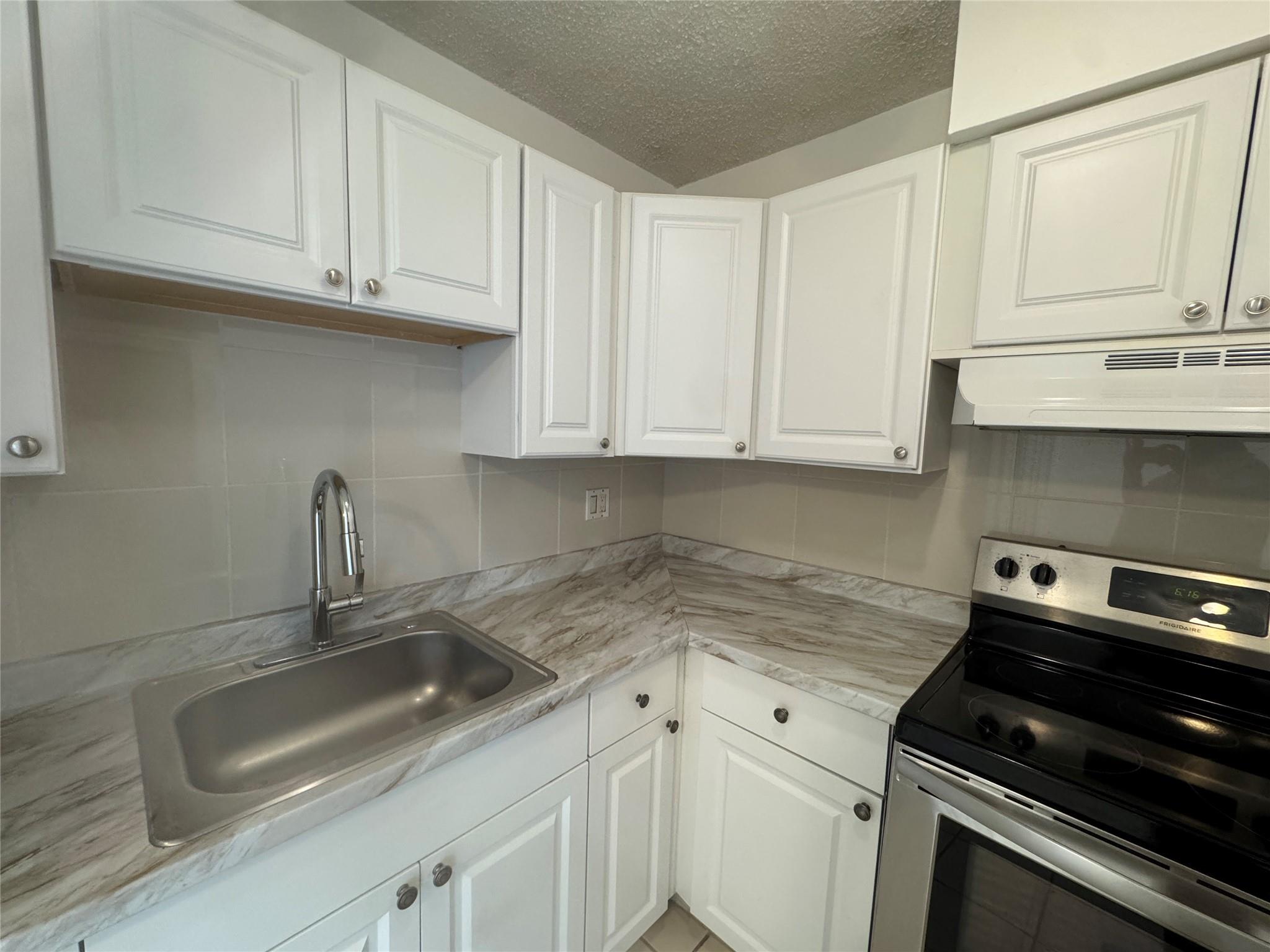 Sunshine Villas First Add - Residential Lease