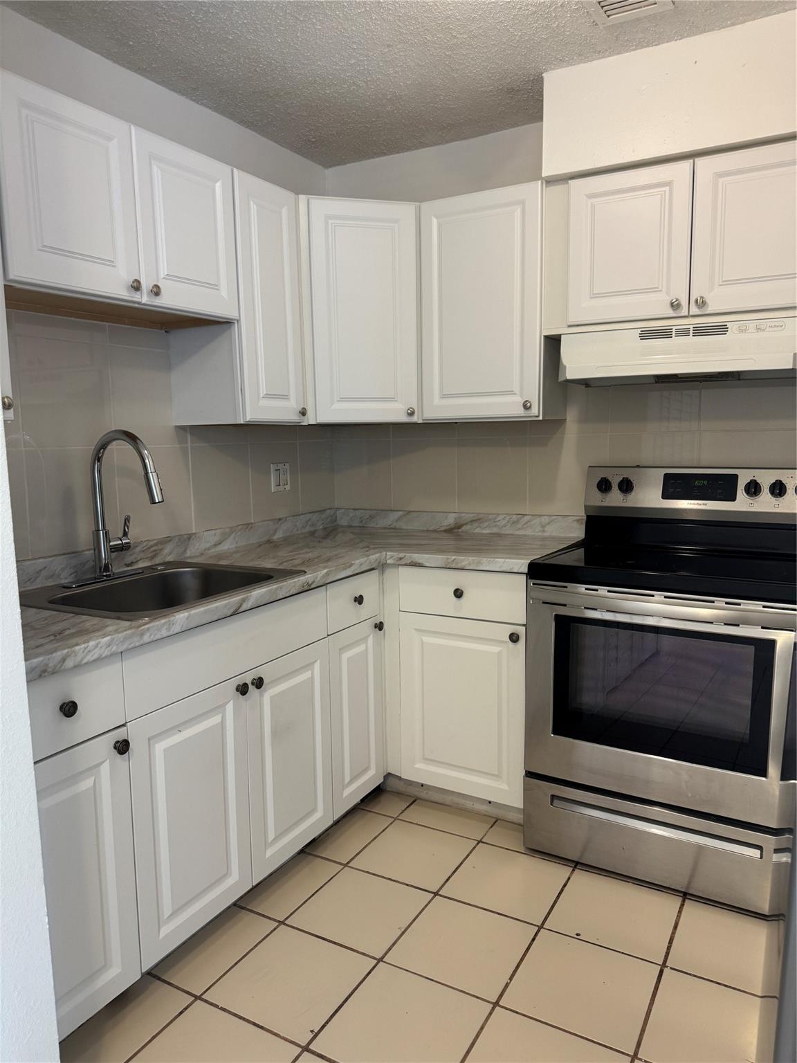 Sunshine Villas First Add - Residential Lease