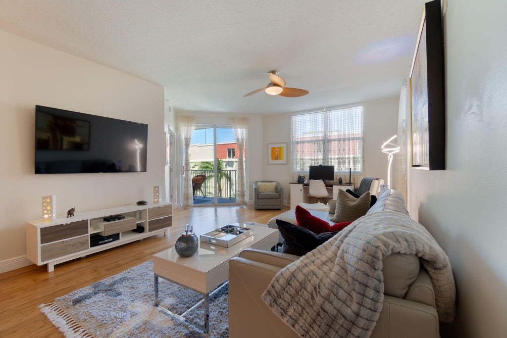 Photo of 804 E Windward Way #512, Lantana, FL 33462 (MLS # R10915434)